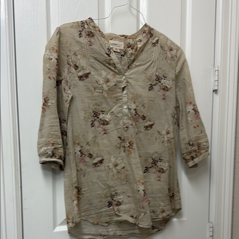 Ralph Lauren Cream Blouse with Mandarin Collar and Relaxed Fit
